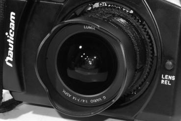 Preview: D&D NAUTICAM Panasonic Vario 7-14mm Zoom Gear